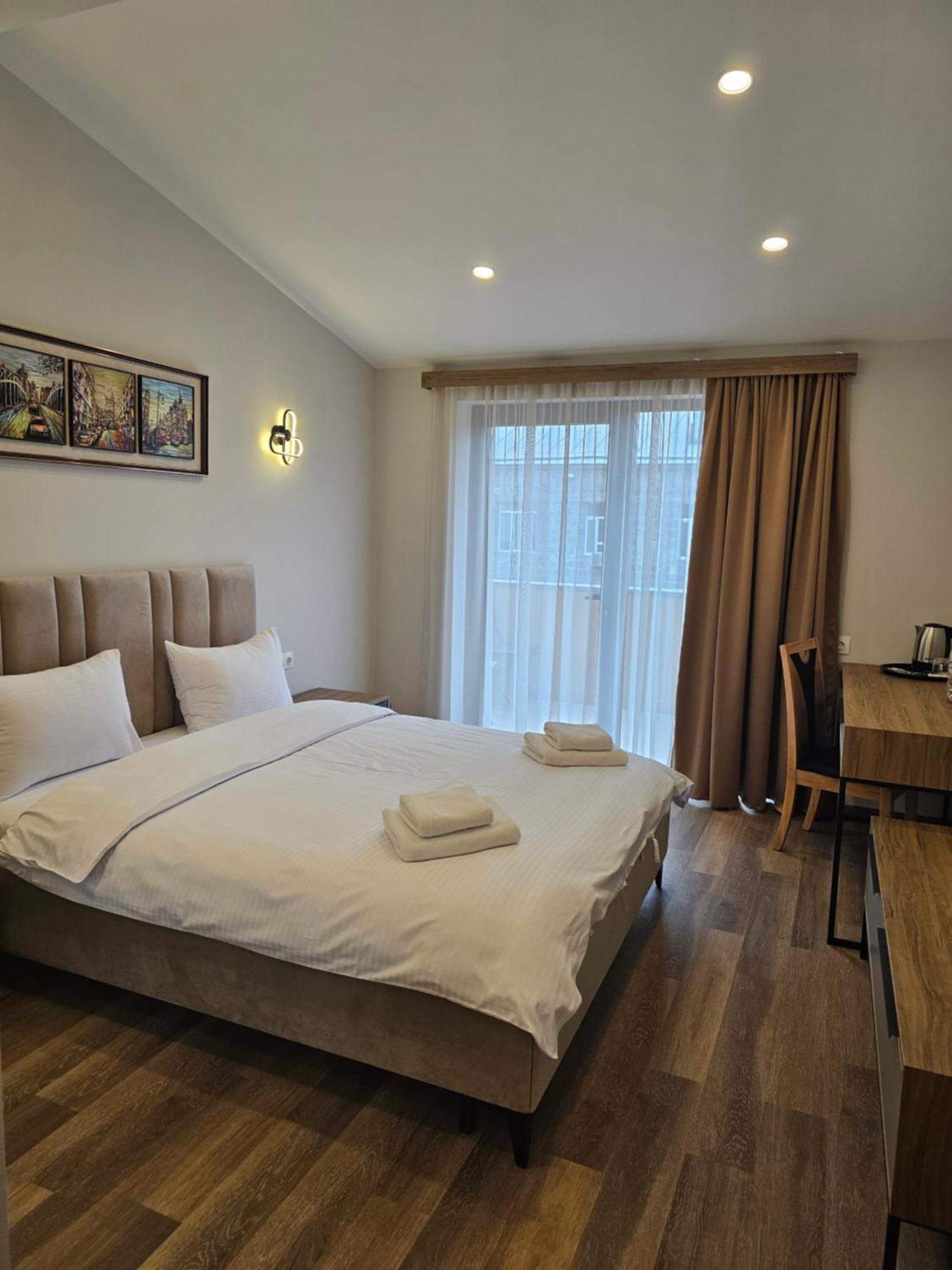 Hotel Avenue 30 Erivan Exterior foto
