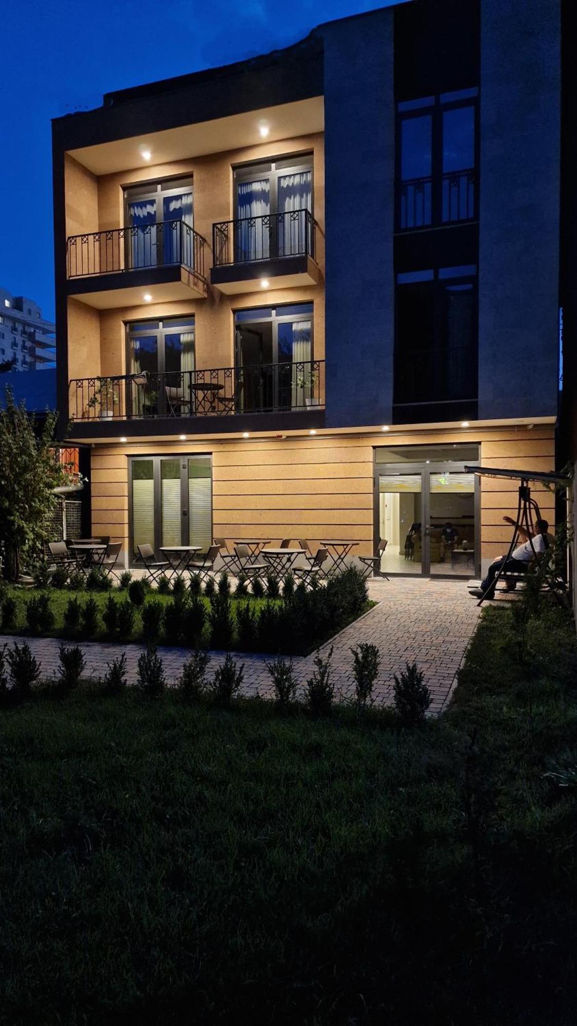 Hotel Avenue 30 Erivan Exterior foto