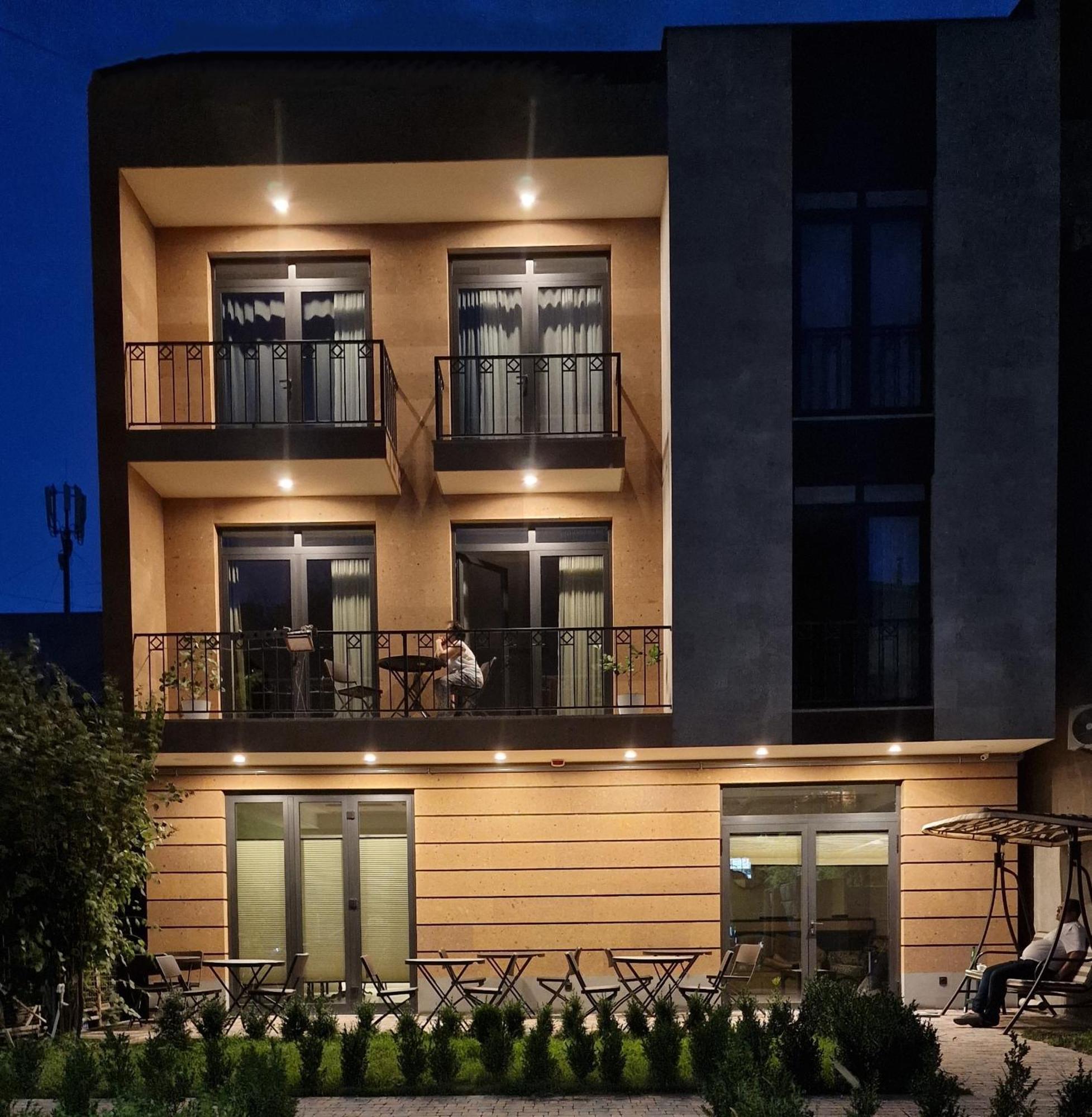 Hotel Avenue 30 Erivan Exterior foto